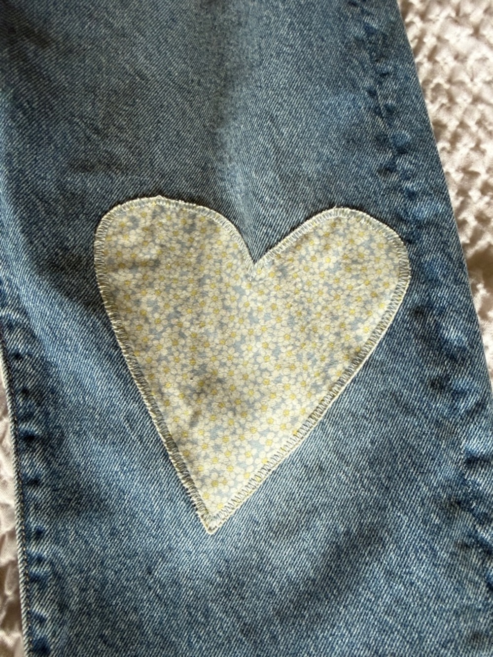 Levi’s 501 Straight Leg Jeans - Picture 2 of 5